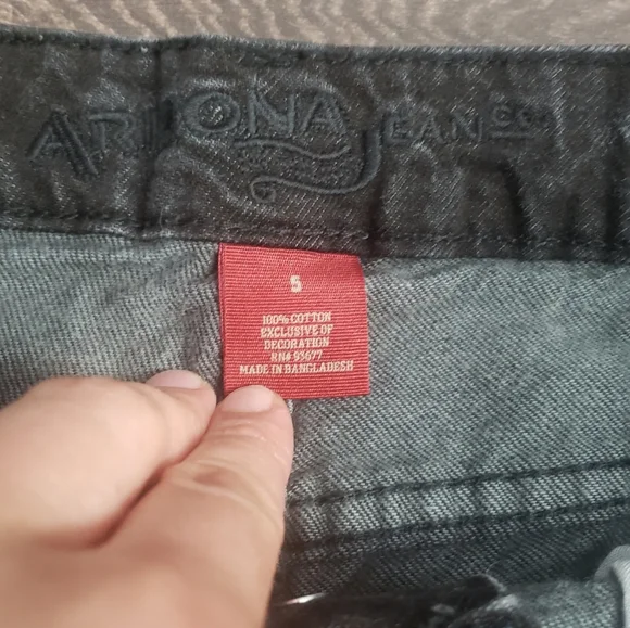 4/25$ Arizona Jean Co Distressed Denim High Rise Shorts - Picture 7 of 8